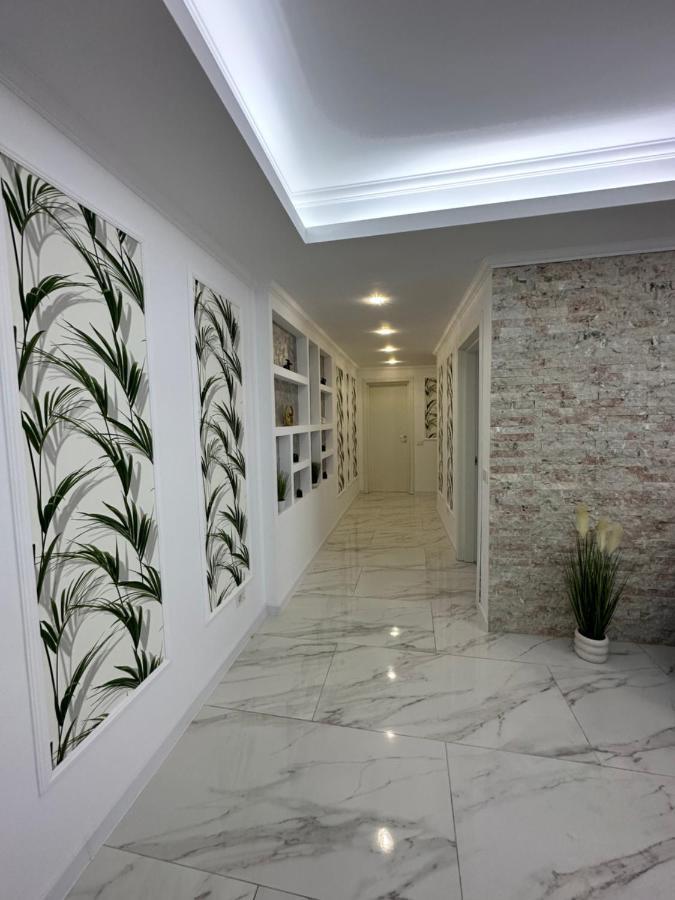 Golden Garden Luxury Apartment In Bucharest Exterior photo