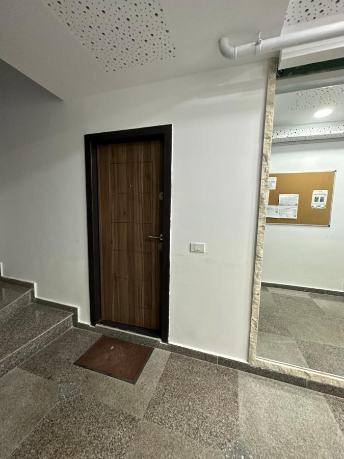 Golden Garden Luxury Apartment In Bucharest Exterior photo